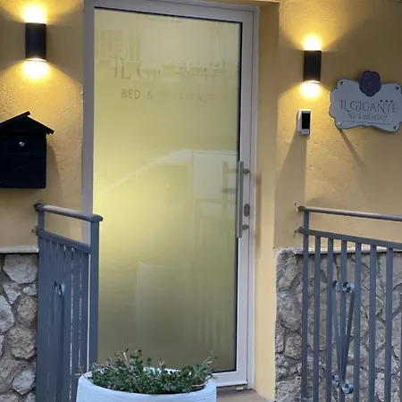 לינה וארוחת בוקר Il Gigante
